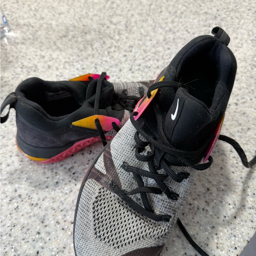 Nike Women's Black and Pink Athletic Shoes 9.5